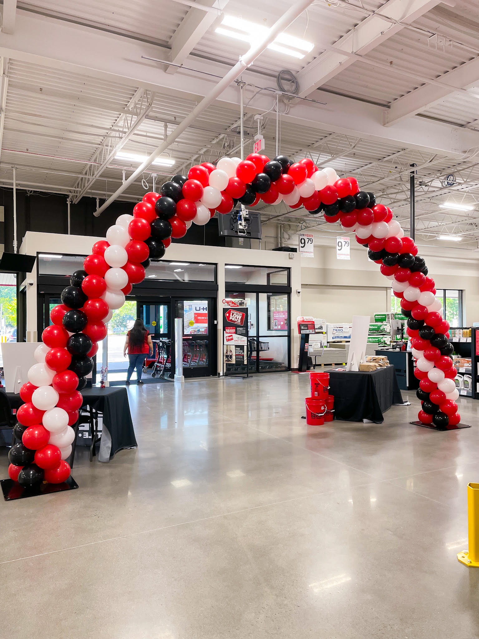 classic balloon arch connecticut, balloon arch for grand opening in ct