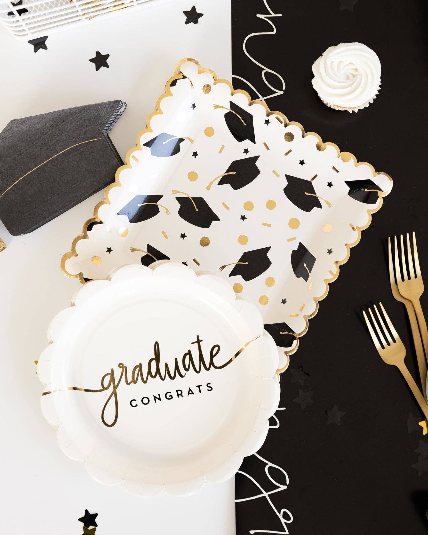 Grad Cap Scatter Paper Plate