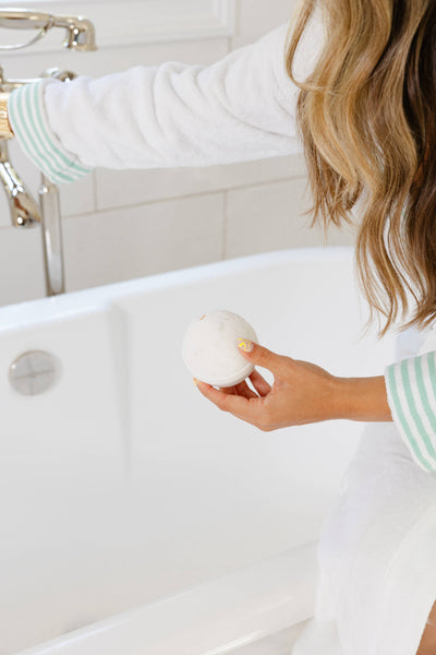 Oatmeal Milk & Honey – Bath Bomb